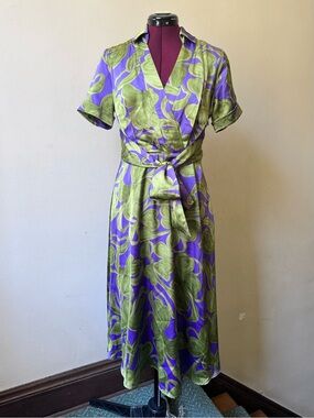 NWT Tahari Green and Purple Faux Wrap Tie Belt Satin Floral Dress Short Sleeves